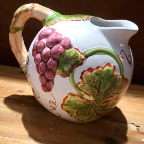 Vintage Ray Willfred grape vine pitcher - Picture 3 of 4